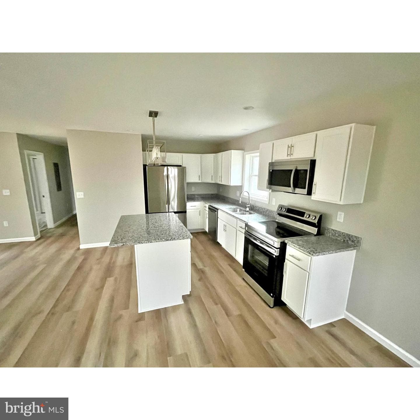 233 Young Lane photo 6