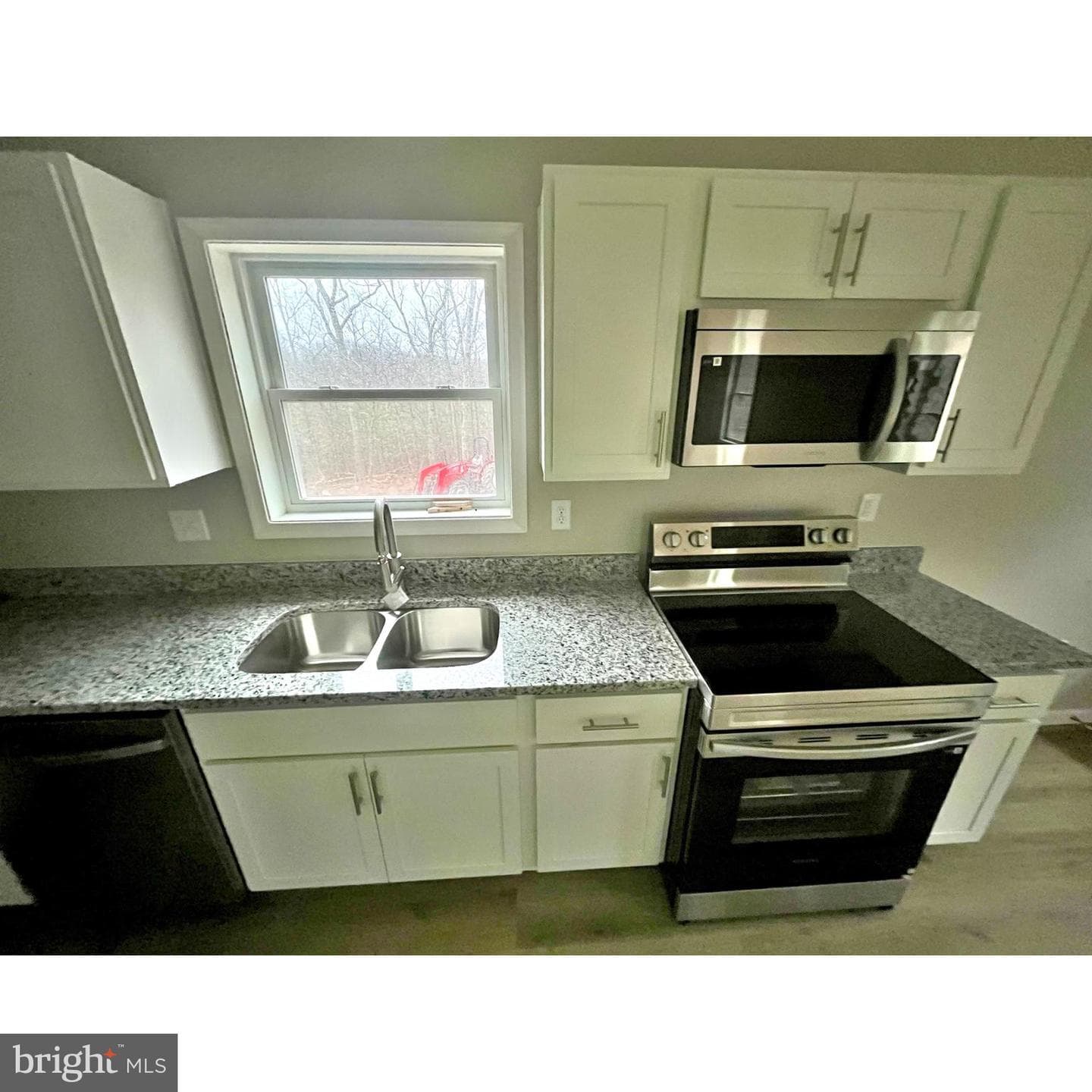 233 Young Lane photo 8