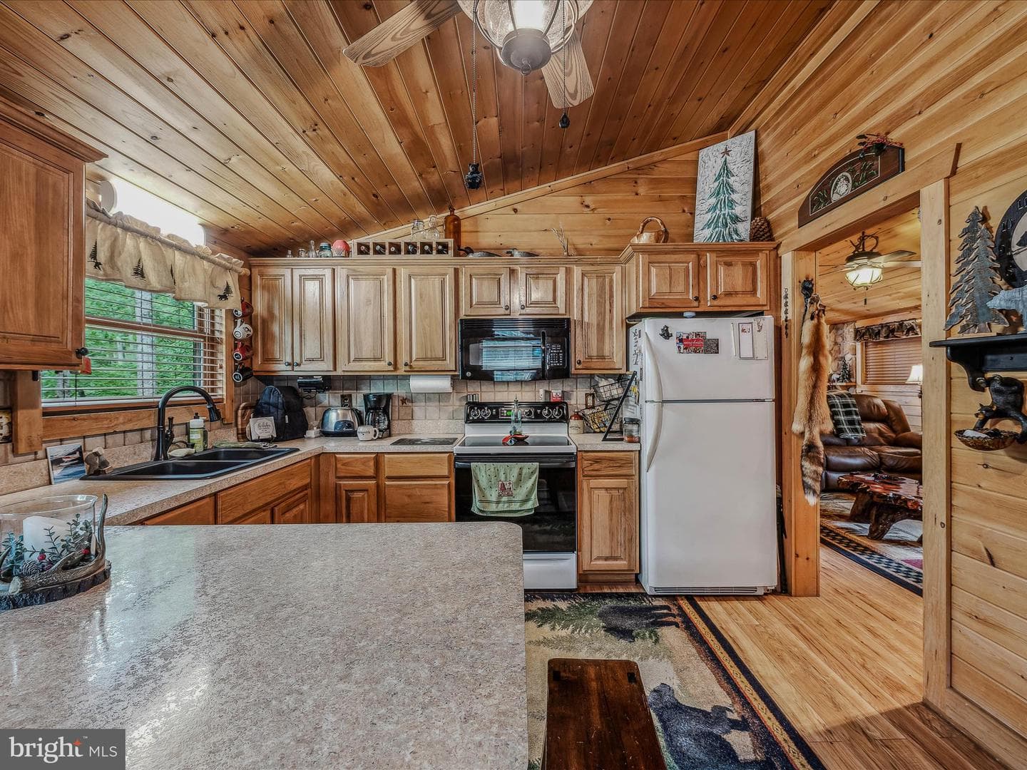 237 Redbud Ln photo 16