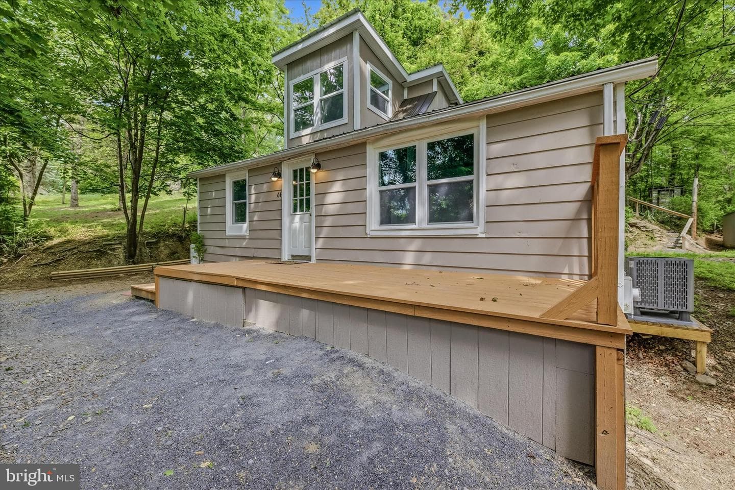 64 Hobday Lane photo 4