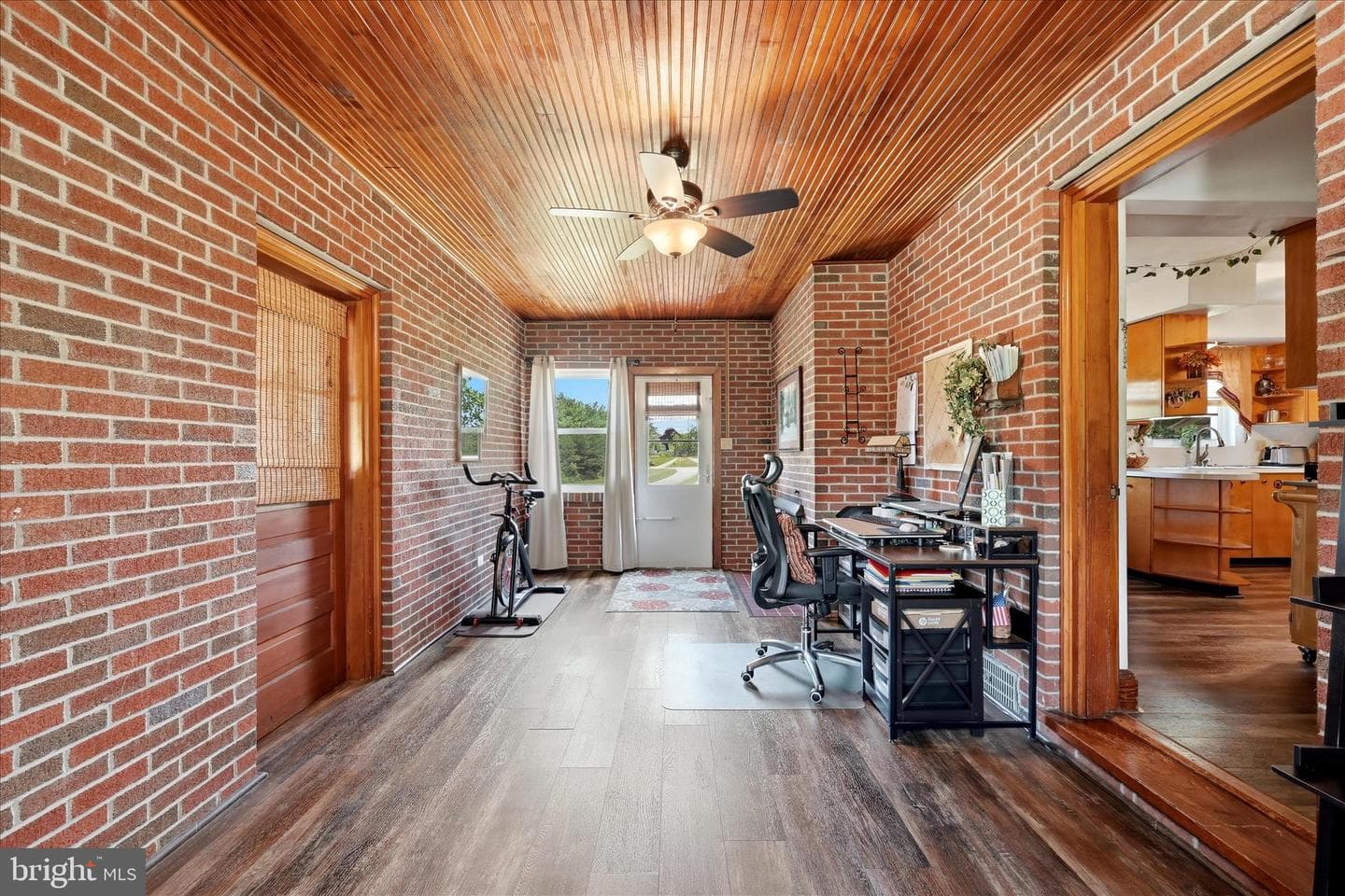 9581 Valley Road photo 17
