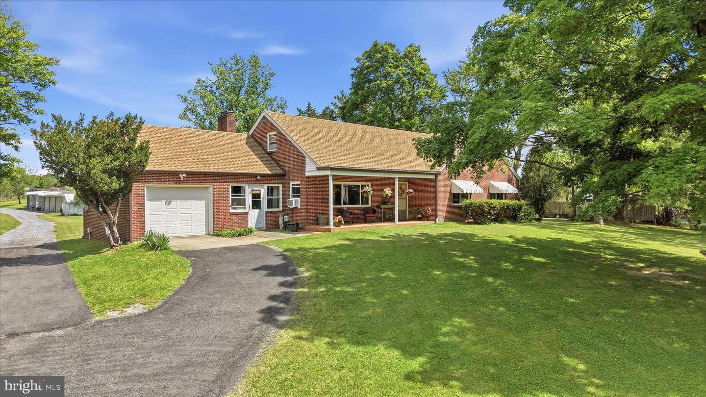 9581 Valley Road photo 56