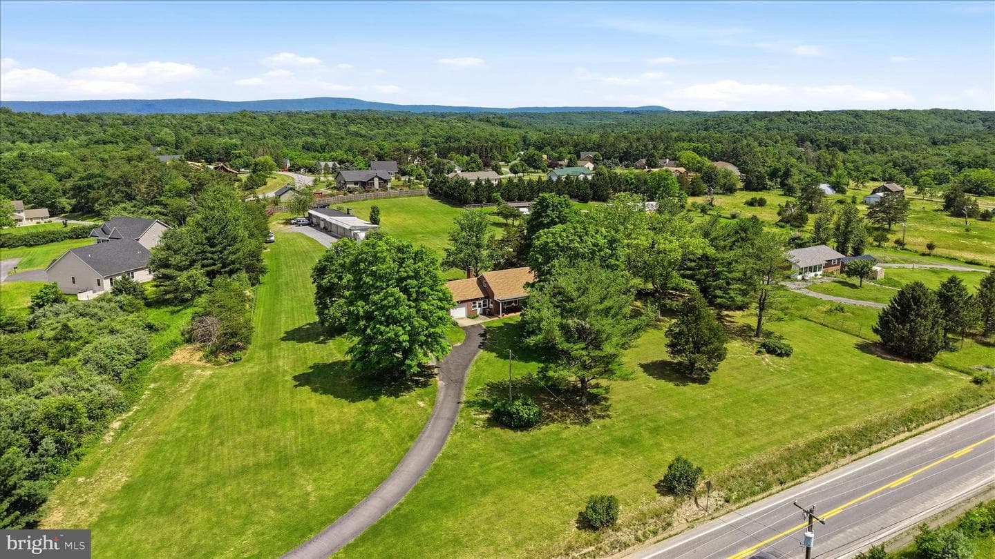 9581 Valley Road photo 66