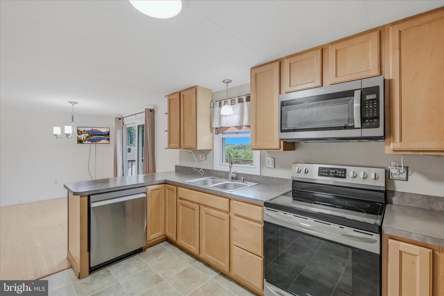 34 Morgan Lane photo 12