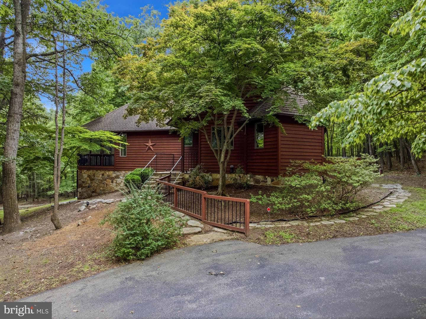 355 Sandstone Lane photo 3