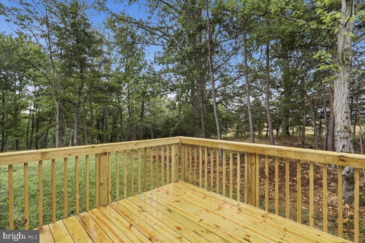 124 Medford Lane photo 37