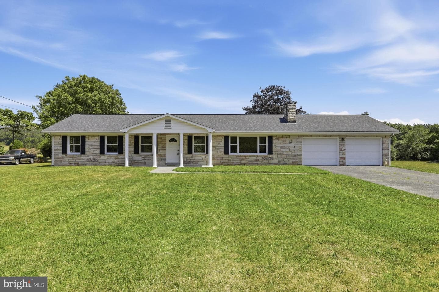 11195 Valley Road photo 1