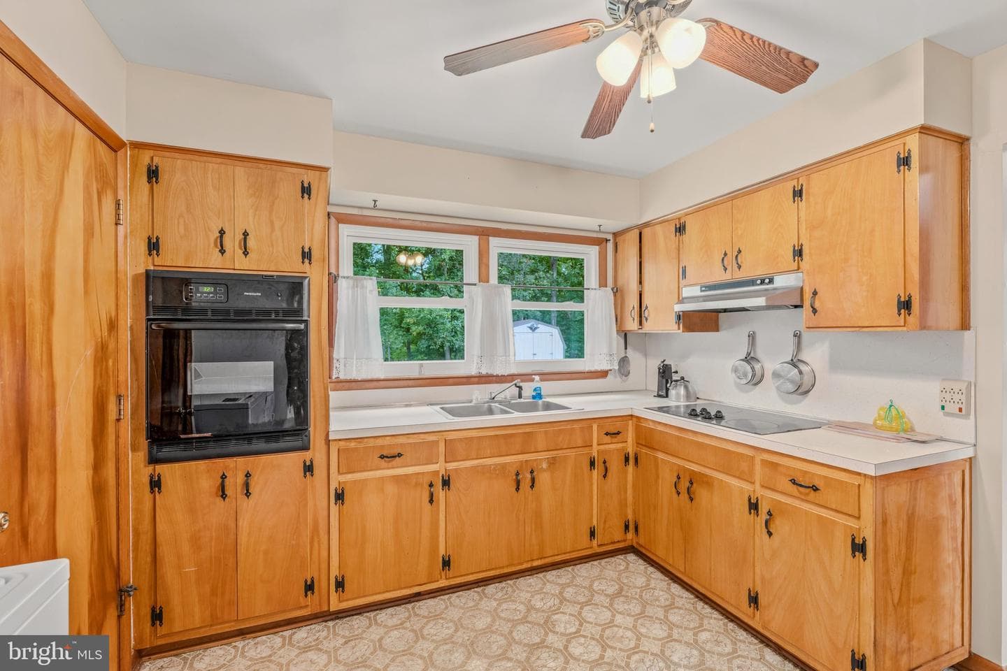 381 Grove Heights Road photo 9