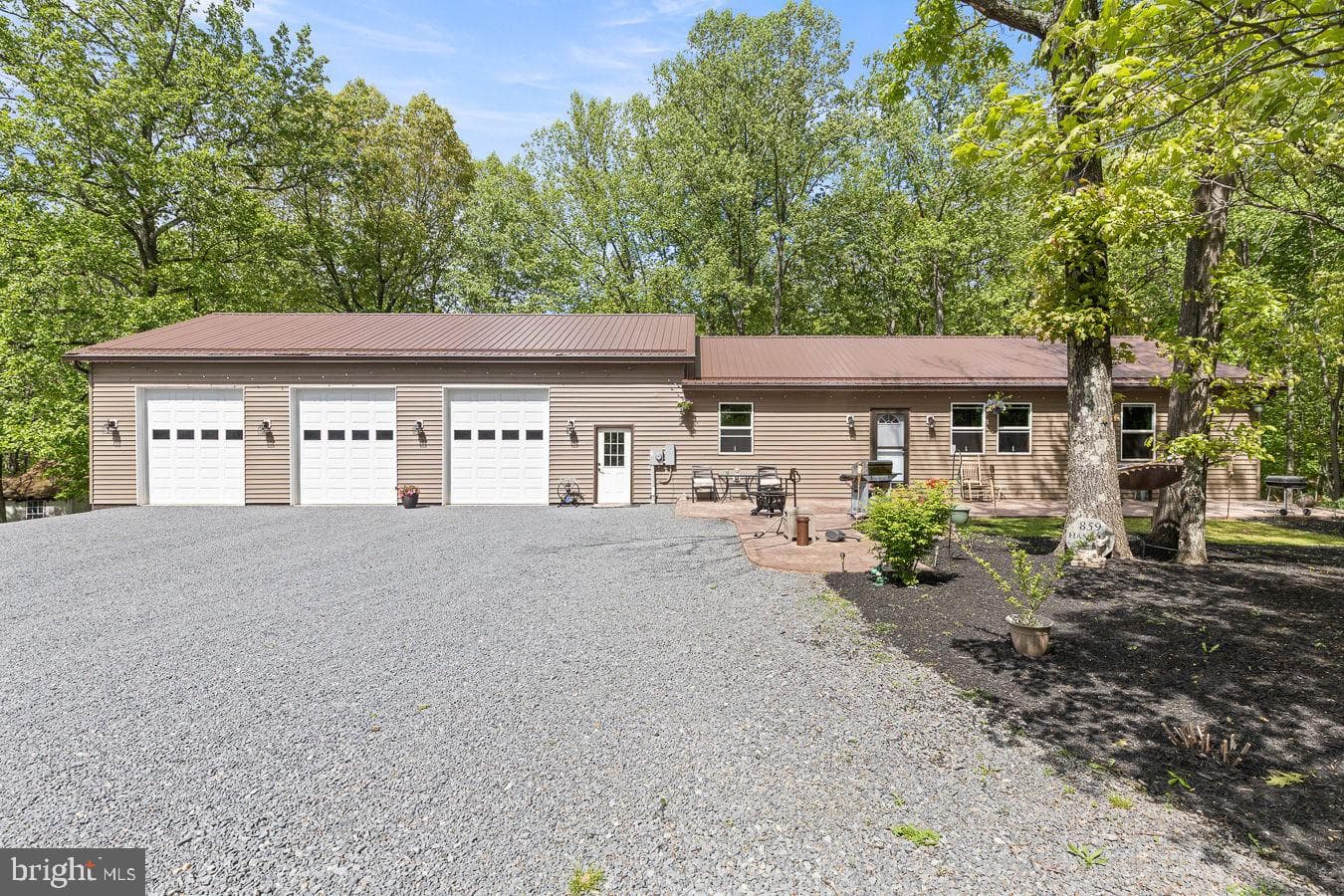 859 Hank Lane photo 1