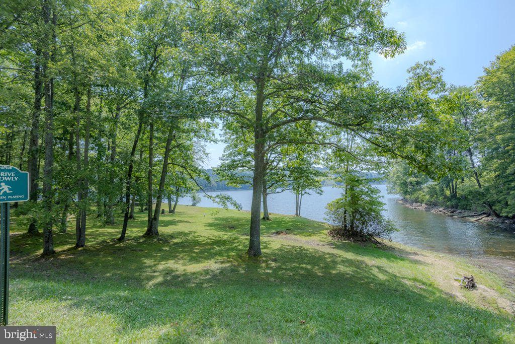 174 Sumac Lane photo 2