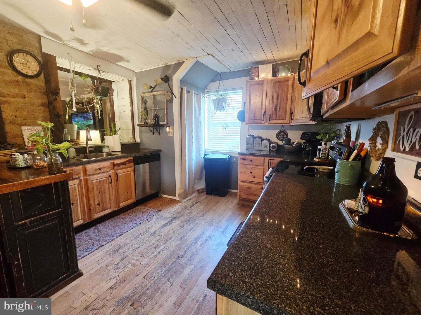 326 Locust Street photo 21