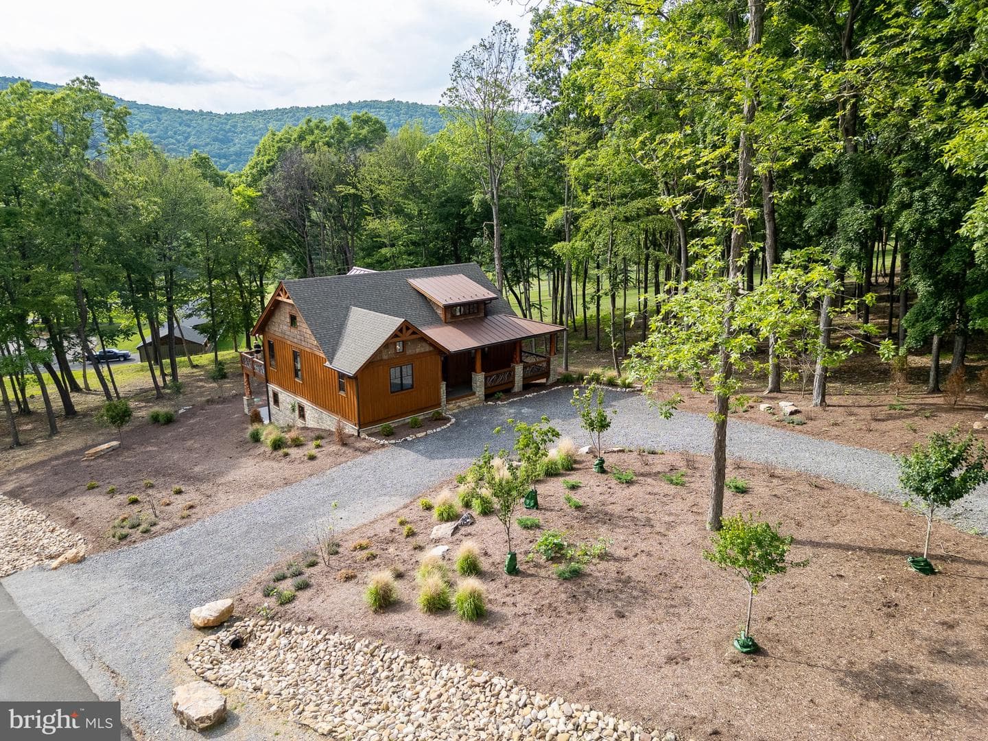 639 Golf Club Drive photo 2