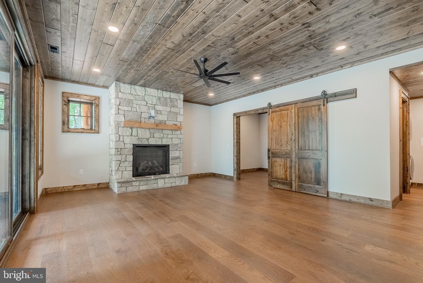 639 Golf Club Drive photo 39