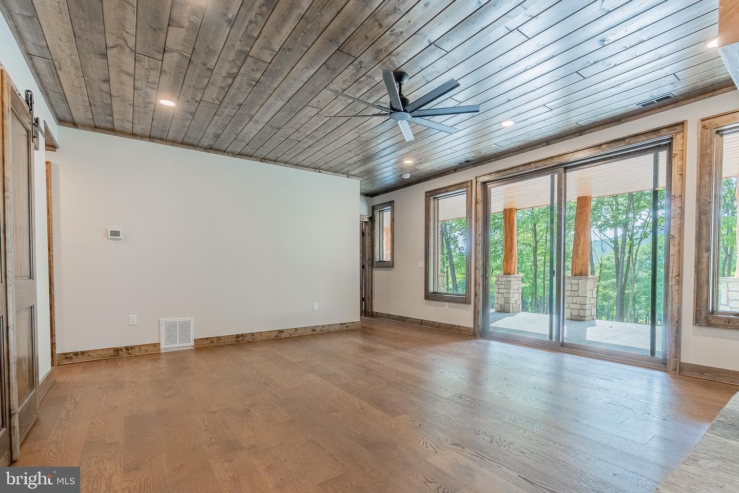 639 Golf Club Drive photo 41