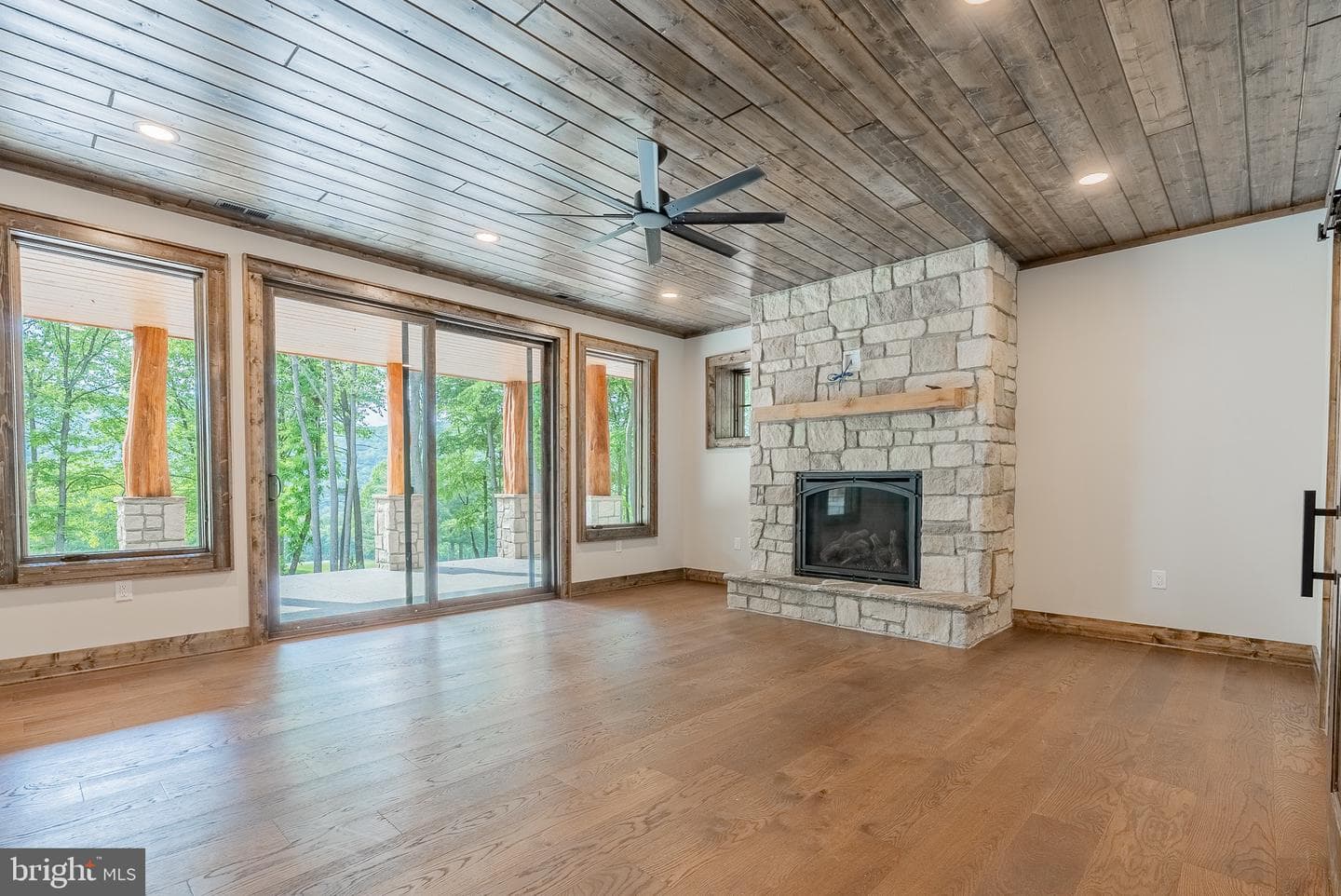 639 Golf Club Drive photo 42