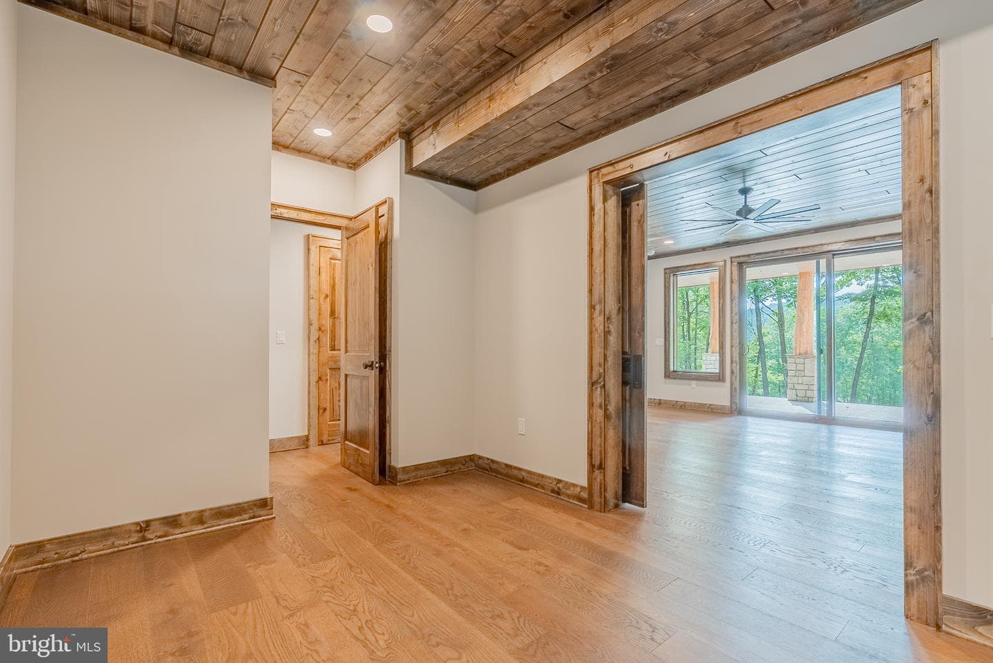 639 Golf Club Drive photo 43