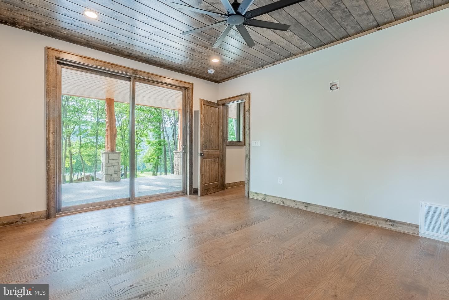 639 Golf Club Drive photo 48