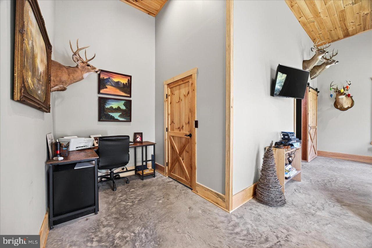 30 Polecat Hollow Boulevard photo 29