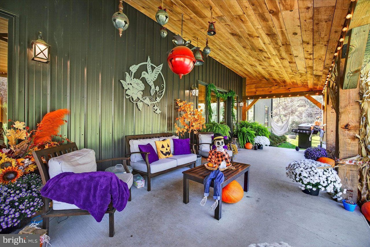 30 Polecat Hollow Boulevard photo 43