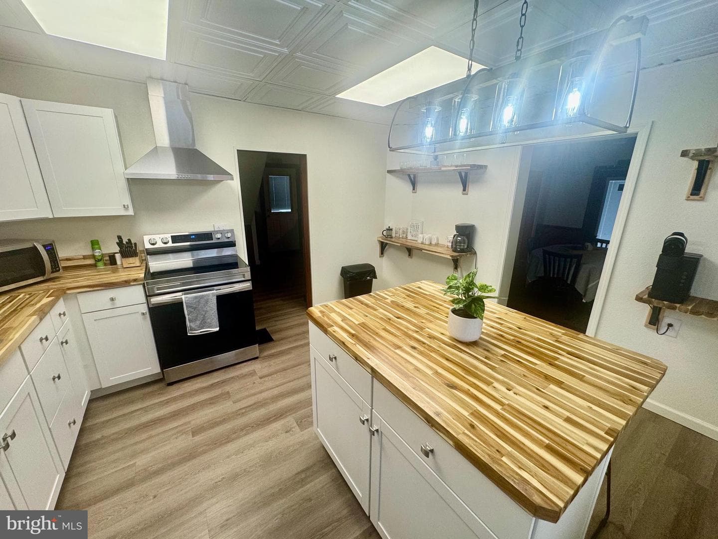 101 Patricia Avenue photo 10