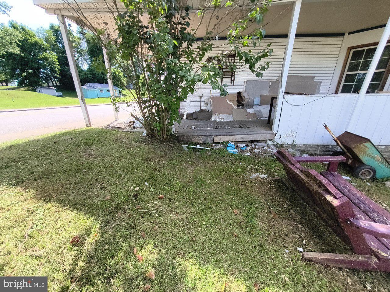216 Juliana St photo 8